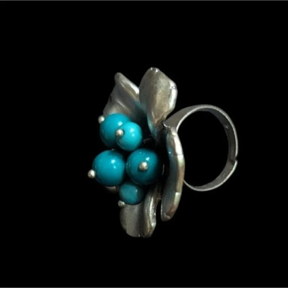 Vintage Silver Tone Flower Ring Faux Turquoise Beads Adjustable‎ Statement Ring